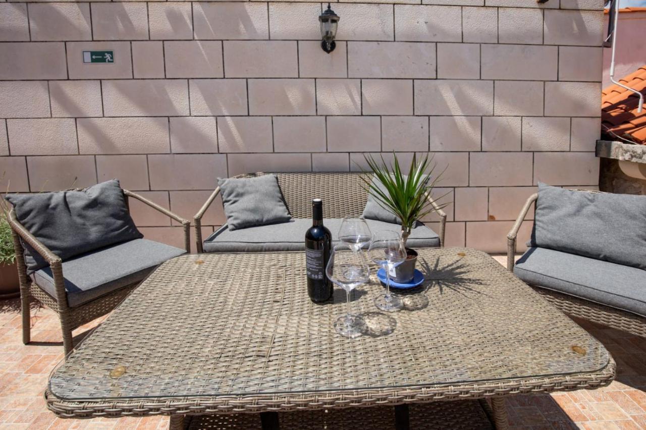 Emily Apartment Sudurad Екстериор снимка